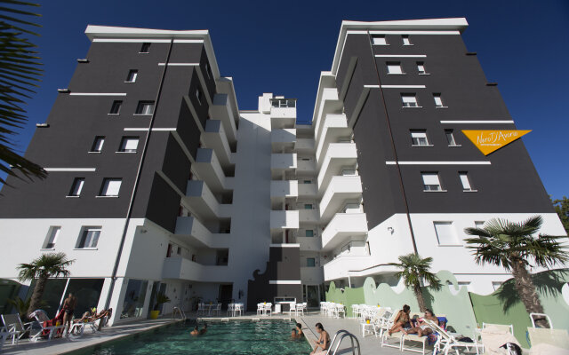 Отель Nero D'Avorio Aparthotel вид на фасад