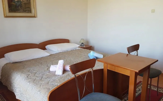 Room Marin