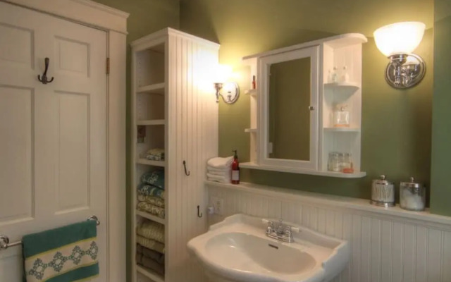 Huckleberry Hill Bed and Breakfast