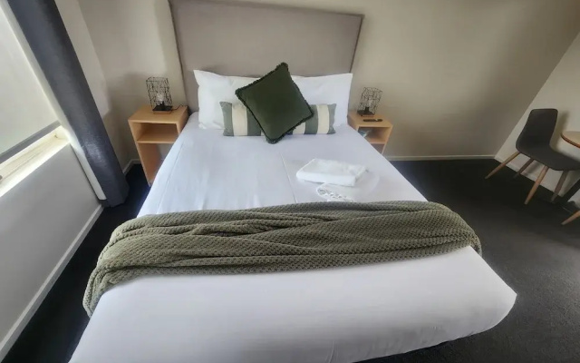 Elphin Serviced Apartments