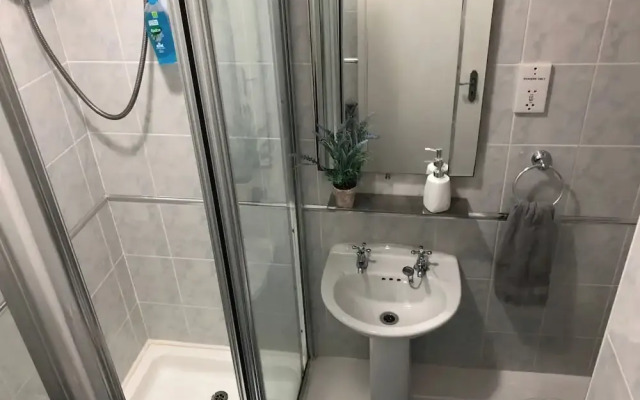 Stunning Beach Front Apartment in Caswell Swansea
