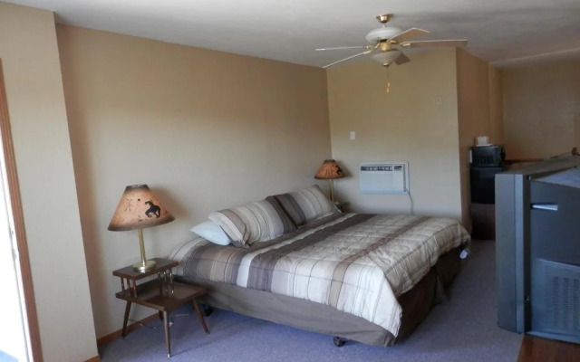 Trail Motel