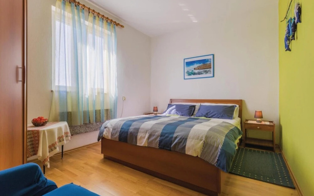 Beautiful Home in Novigrad With Wifi and 2 Bedrooms