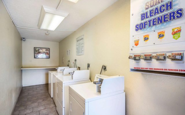 Clarion Inn & Suites Central Clearwater Beach