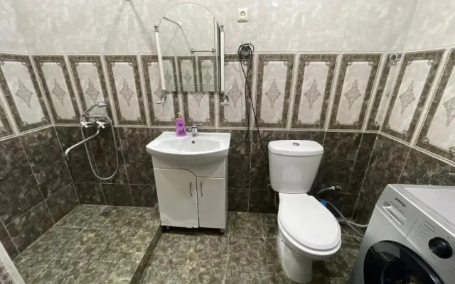 Ruz & Arian Near Zvartnots Airport
