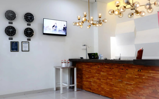 De La Charis Hotel by Waringin Hospitality