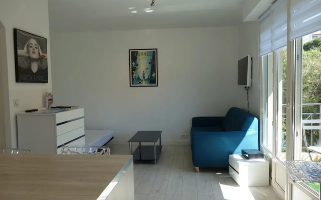 Welcome to Cannes - Latour Maubourg 3