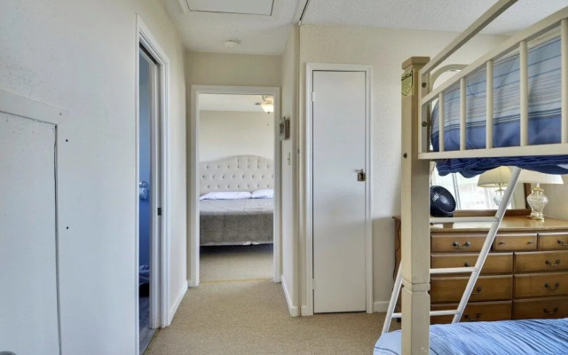 Beachfront Feel BFF 5 Br home by RedAwning