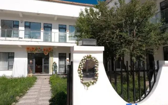 Nalati Qingfeng Xiaozhu Homestay