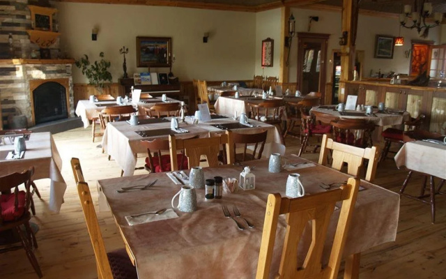 Auberge des Pins Rouges