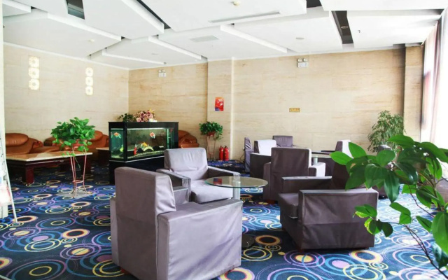 Huayuan Hotel (Wuhan Sports Center Subway Station)