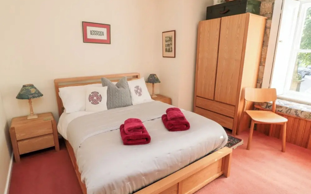 Simonside Apartment