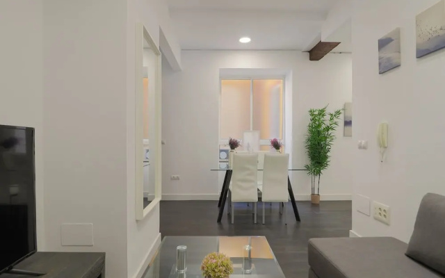 Industrial Style 2 Bedroom Apartment In Town