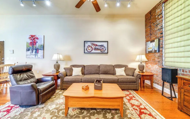 Downtown Louisville Escape: Perfect for Events!