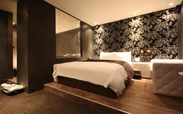 Hotel Ellee Cheonan