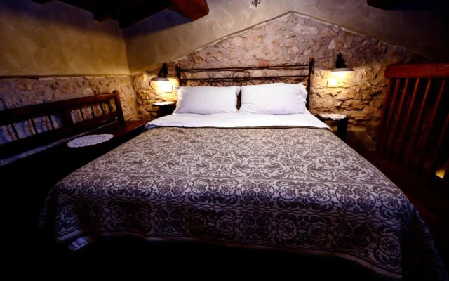 Robur Marsorum Albergo Diffuso
