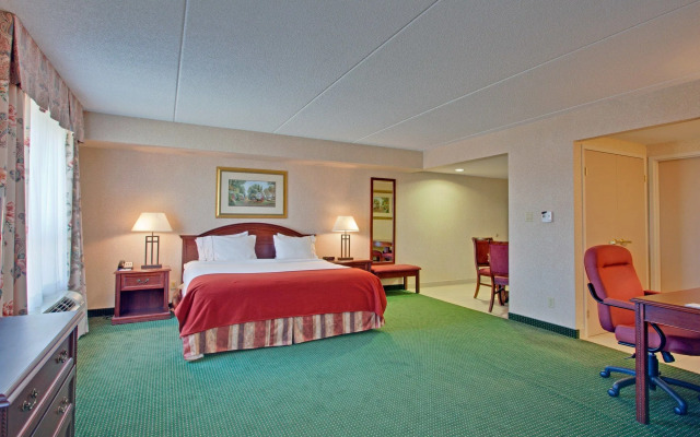 Holiday Inn Express & Suites Milton by IHG