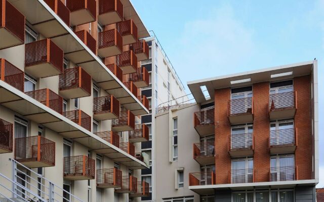 Отель Sejours & Affaires Paris-Ivry Франция, Иври-сюр-Сен - 4 отзыва об отеле, цены и фото номеров - забронировать отель Sejours & Affaires Paris-Ivry онлайн вид на фасад