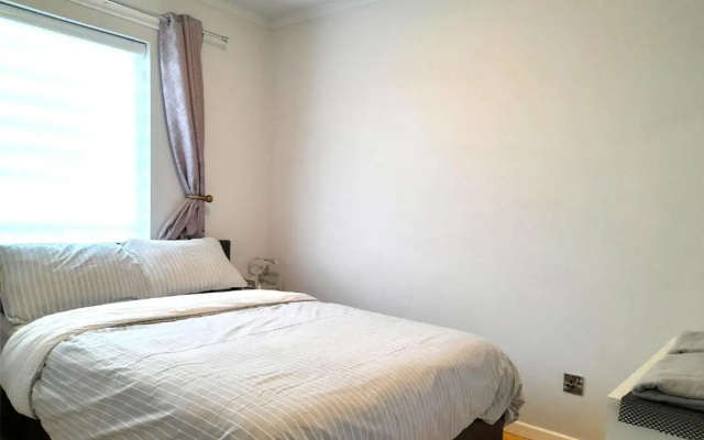 Excellent Location -Central Belfast - Parking - 4 Beds
