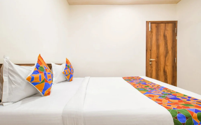 FabHotel The King Palace