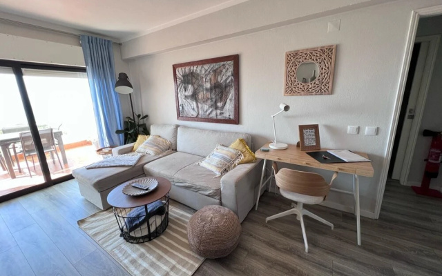 Sunny Ocean View Apartment With Swimming Pool