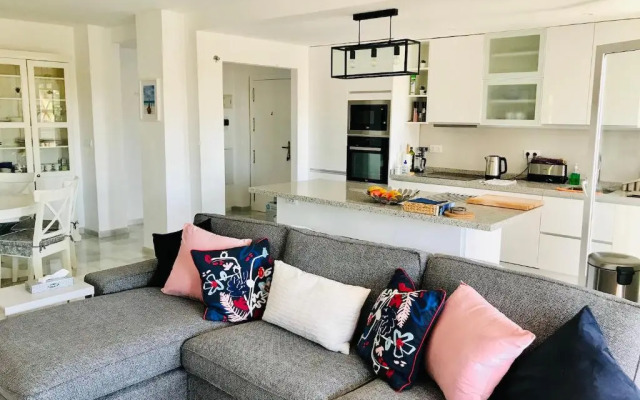 Stunning apartment metres from the beach - RDR222