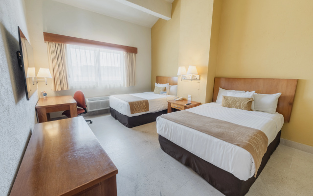 Comfort Inn Puerto Vallarta Golfside & Marina