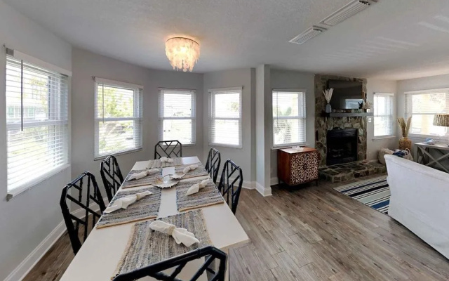 Beachin' Time by Southern Vacation Rentals