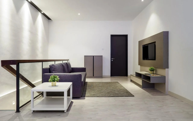Hutton Suites Hotel by PHC