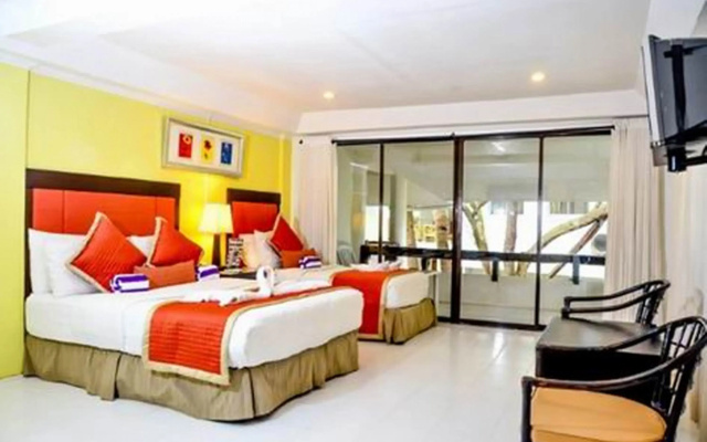 White House Beach Resort