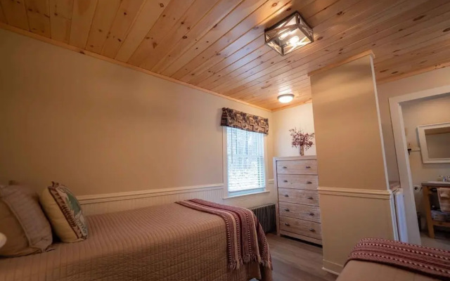 The Snowshoe Lodge