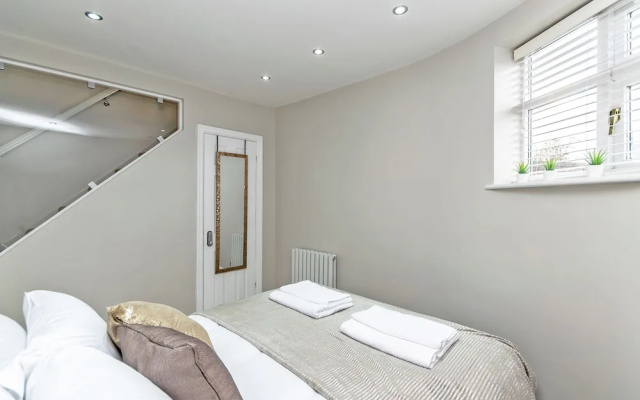 Unique Chester Racecourse Apartment
