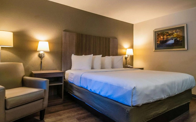 Econo Lodge Cherokee Near Island Park