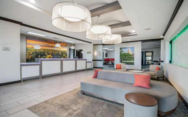Hawthorn Suites by Wyndham Lubbock