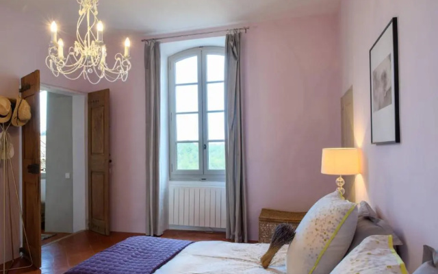 Luxurious Provencal Village House, Walk to Village Pool