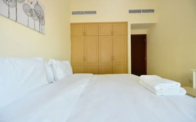 Marina Park 1 Bed with Study for 3 People