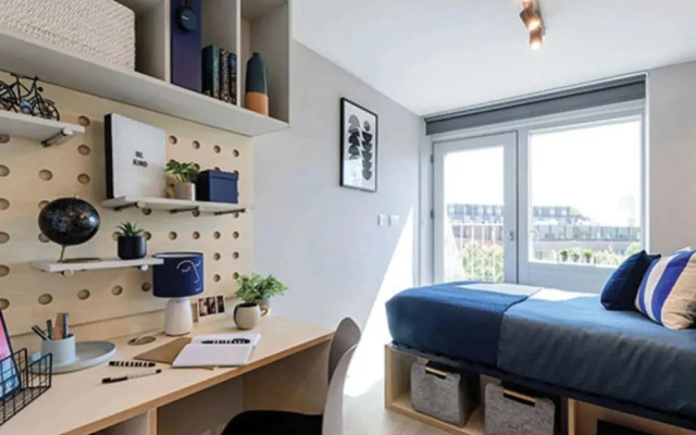 Student only Modern Ensuite at Wick park