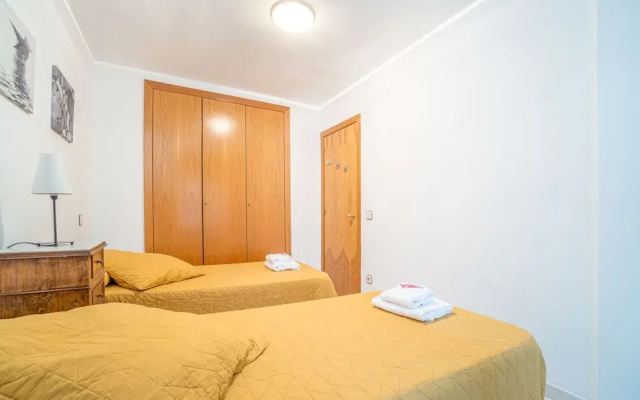 Apartment in Empuriabrava Near Sandy Beach