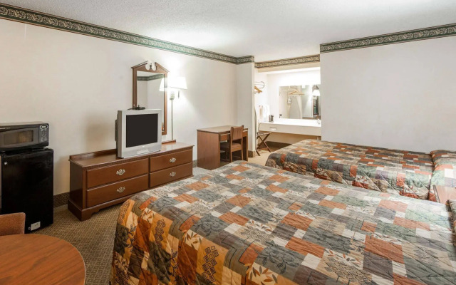 Econo Lodge Inn & Suites Knoxville East
