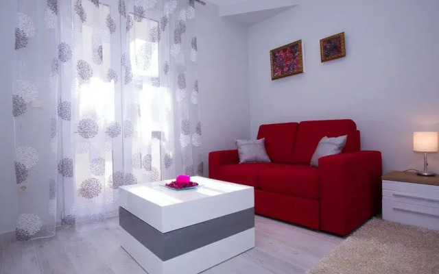 Sunflower Apartment