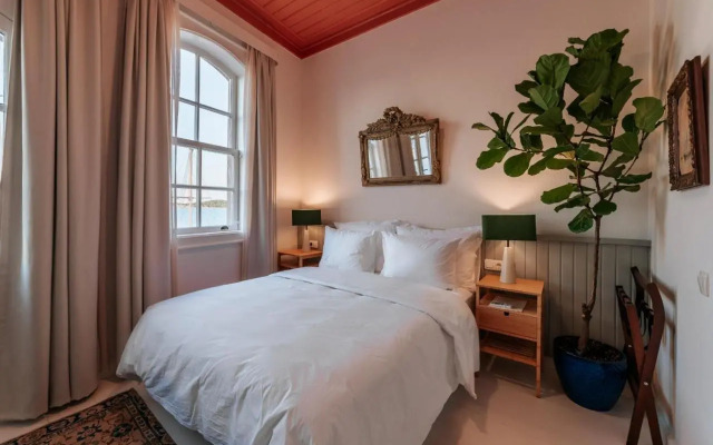 Gumruk Otel Urla