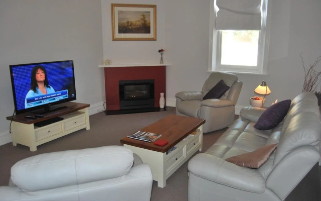 Jacaranda Cottage