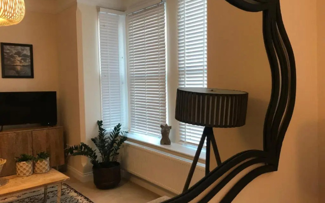 Stracey Road Apartment