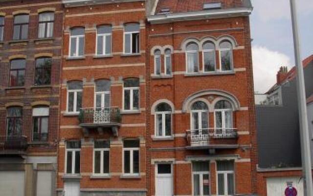 Отель FLATS - Residence D'ici D'ailleurs Бельгия, Брюссель - отзывы, цены и фото номеров - забронировать отель FLATS - Residence D'ici D'ailleurs онлайн вид на фасад