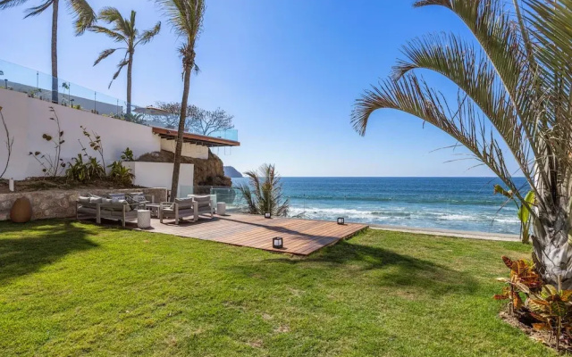 Private Careyeros Oceanfront Living