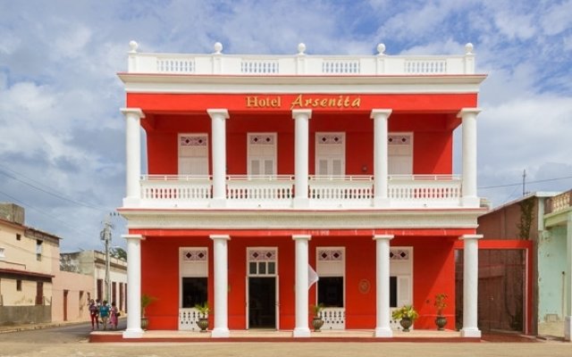 Отель E Arsenita Куба, Никаро - отзывы, цены и фото номеров - забронировать отель E Arsenita онлайн вид на фасад