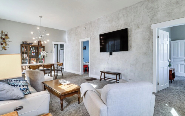 Deck & Home Office: Walkable Albuquerque Home