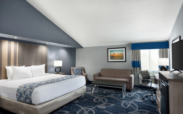 Quality Inn Shawnee North I-40