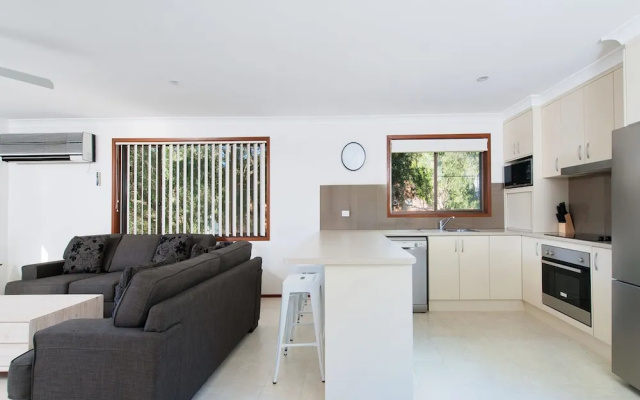Happy Days, 49 Pantowora Street