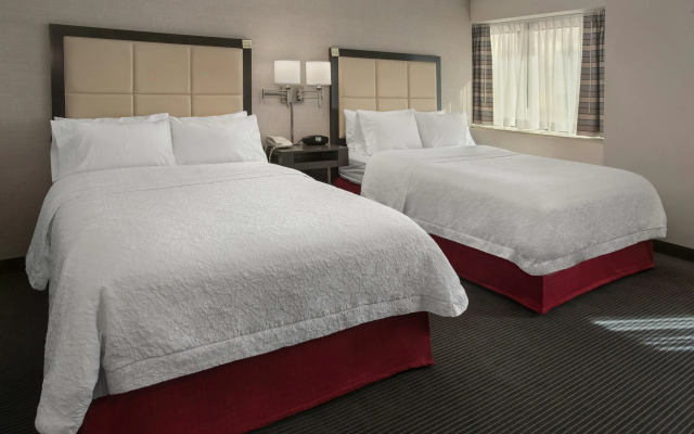 Hampton Inn & Suites Milwaukee Downtown